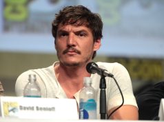 Pedro Pascal reage a rumores de alegado romance com Jennifer Aniston